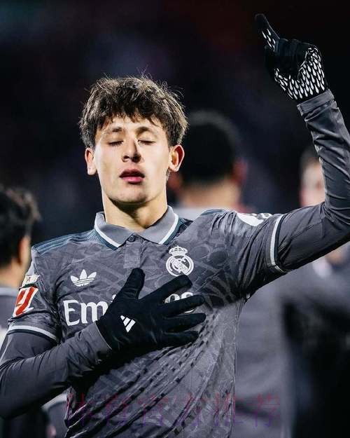 居莱尔100%成功率完成60次传球 上一位是克罗斯 居莱尔100%成功率完成60次传球 上一位是克罗斯